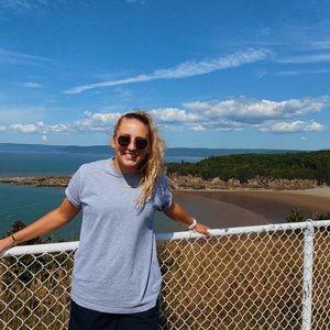 Meet your Posher, Alexandra